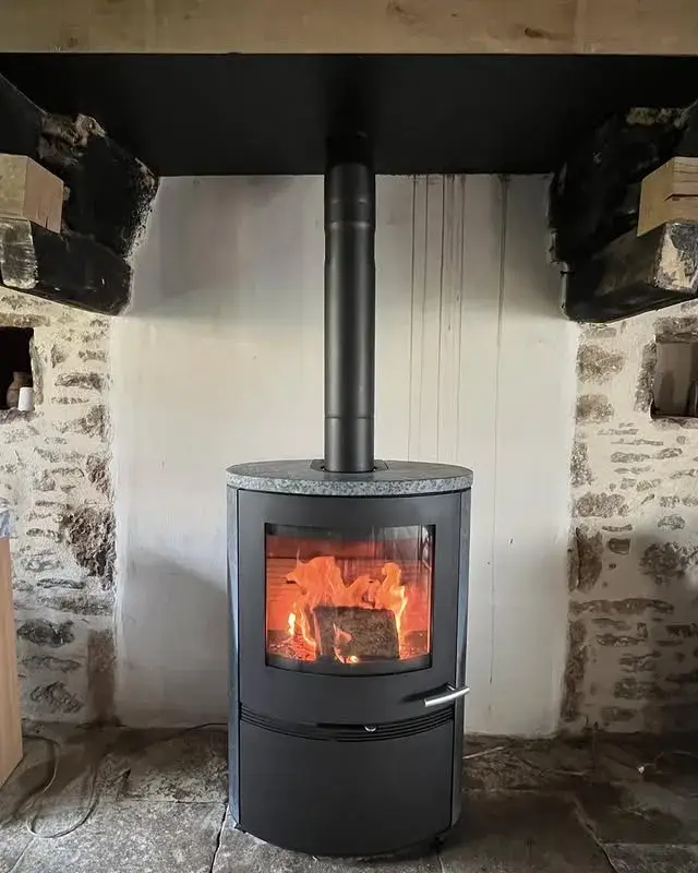 poele-bois-gris-noir
